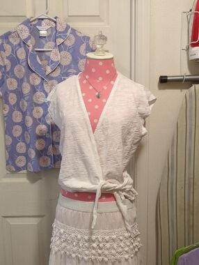 Lilla P White Tie-Front Cap Sleeve Wrap Top M Like New